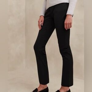 Banana Republic Factory Sloan Petite Curvy fit pant; Size- 0P; Color- Black